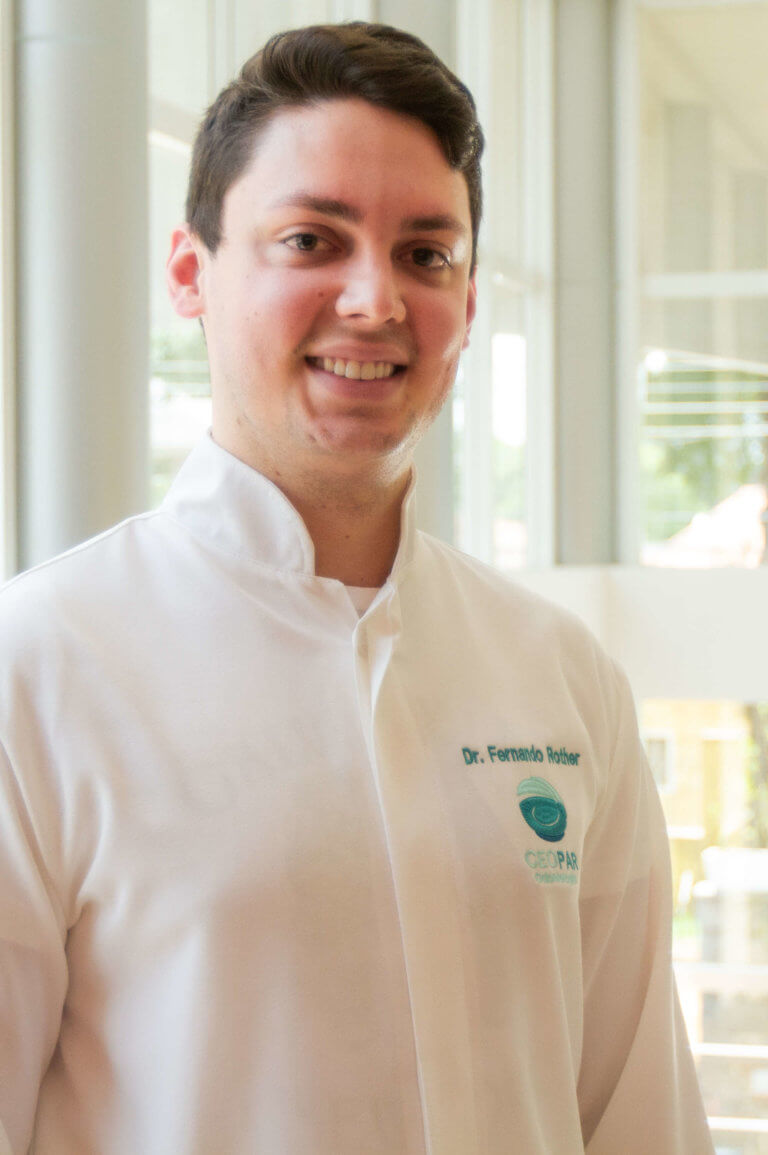Dr Fernando Rother CEOPAR Centro de Estética Oral Paraná