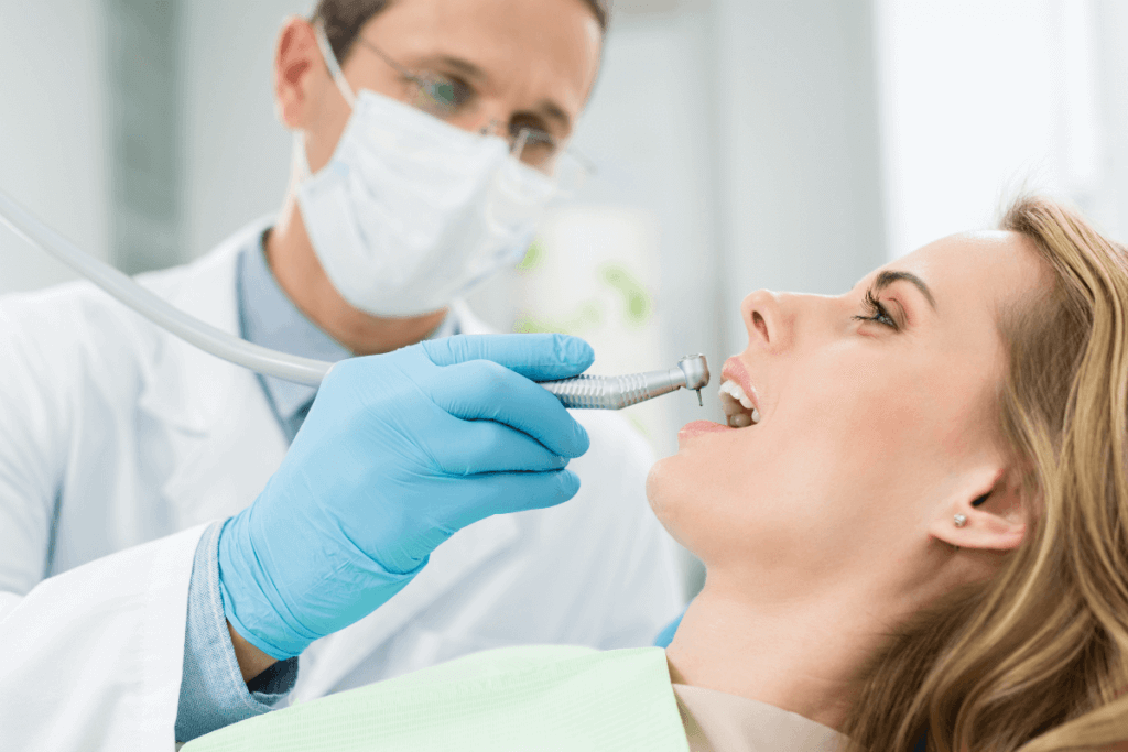 Está precisando de prótese odontológica? Conheça os principais tipos