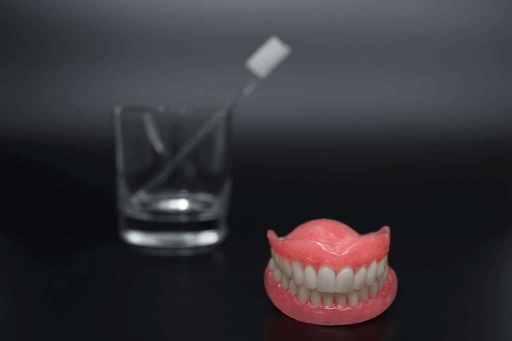 Overdenture superior: Entenda tudo sobre essa prótese antes de fazer uma